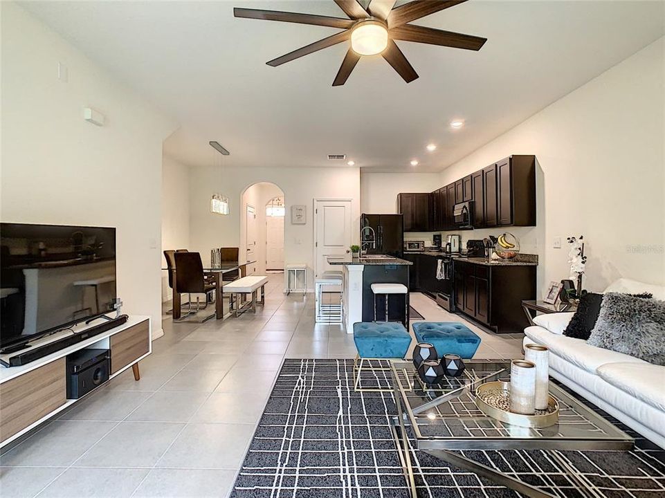 Active With Contract: $2,450 (3 beds, 2 baths, 1673 Square Feet)