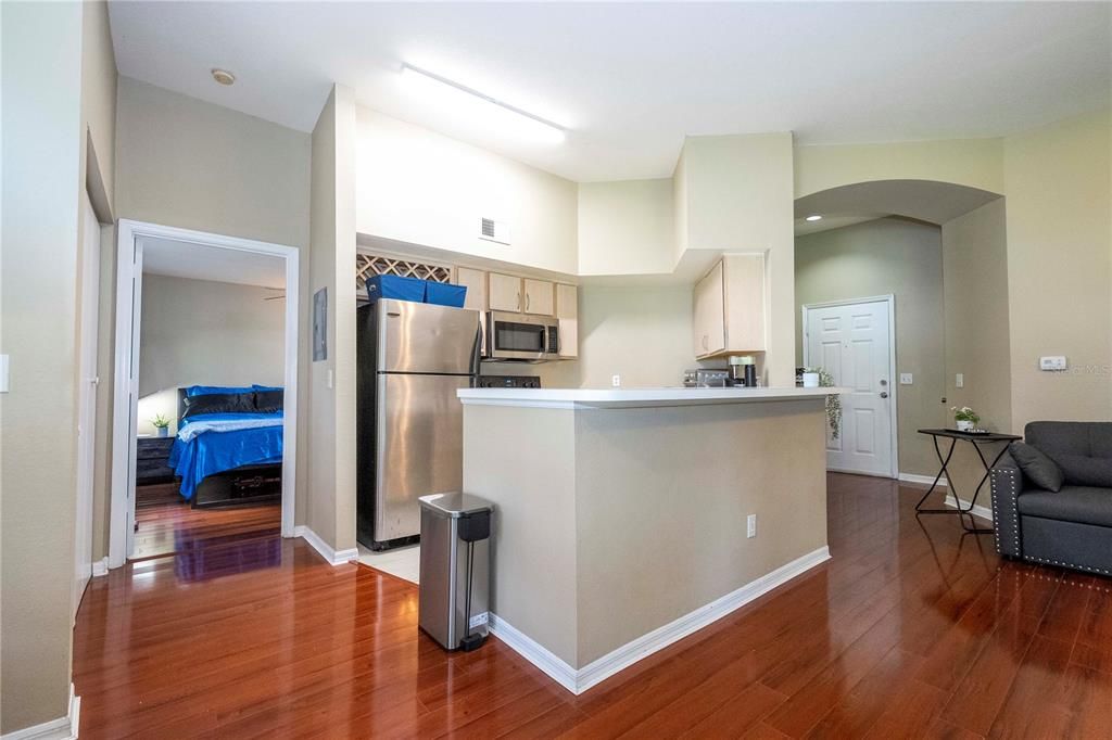 For Sale: $184,000 (1 beds, 1 baths, 842 Square Feet)