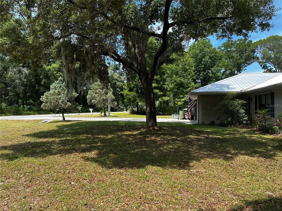 For Sale: $265,000 (3 beds, 2 baths, 1370 Square Feet)