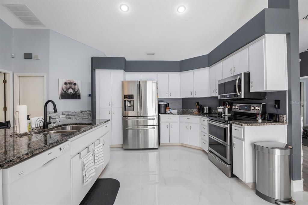 Active With Contract: $529,900 (3 beds, 2 baths, 2022 Square Feet)