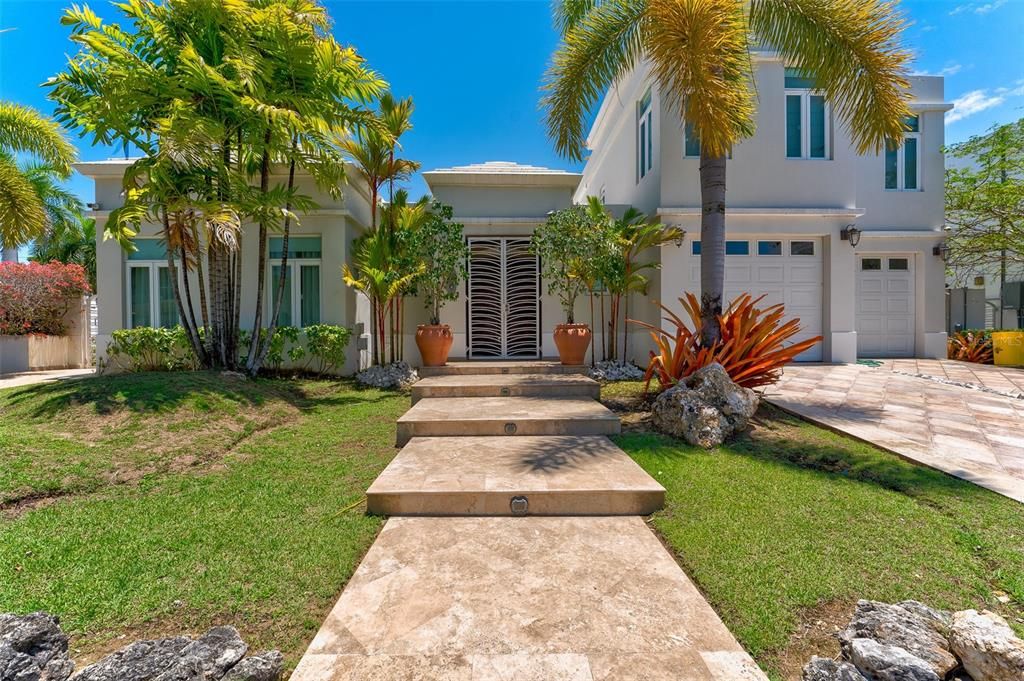 Recently Rented: $8,000 (4 beds, 3 baths, 3800 Square Feet)