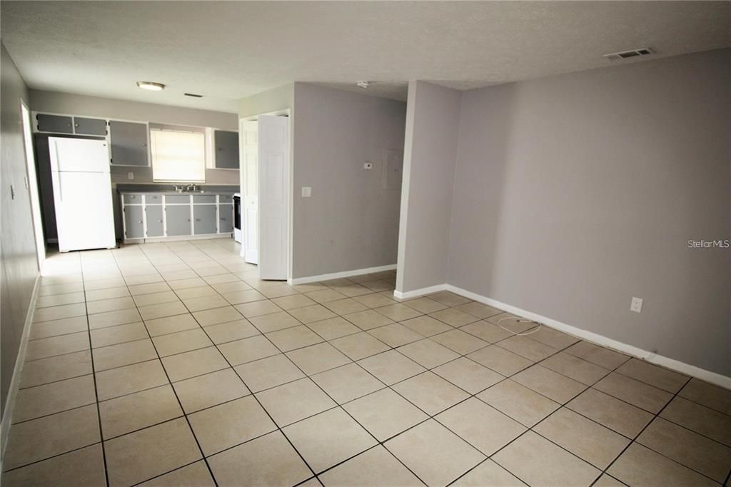 For Rent: $1,375 (2 beds, 1 baths, 3248 Square Feet)