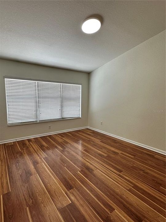 For Rent: $1,900 (3 beds, 2 baths, 1584 Square Feet)