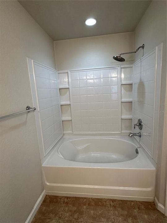 For Rent: $1,900 (3 beds, 2 baths, 1584 Square Feet)