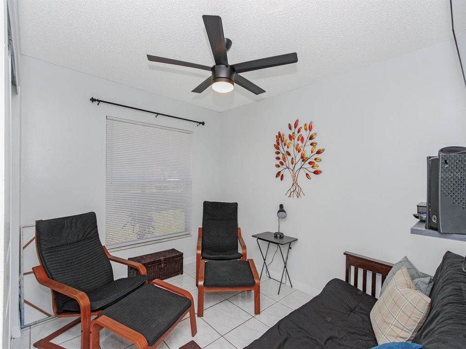 Active With Contract: $279,900 (3 beds, 2 baths, 1272 Square Feet)