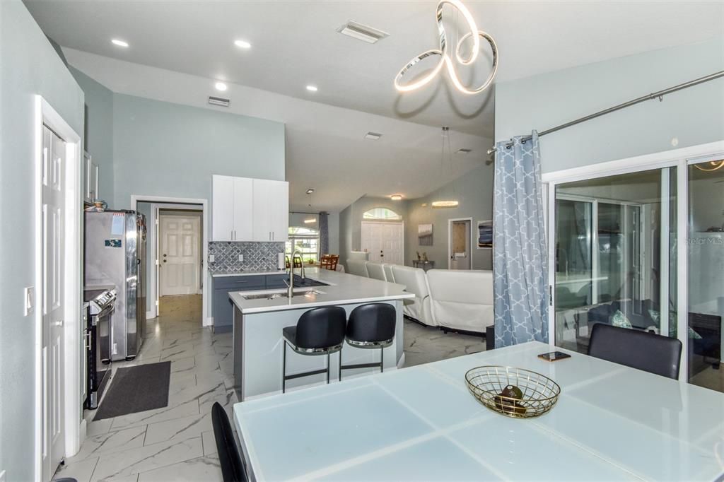 For Sale: $359,000 (3 beds, 2 baths, 1819 Square Feet)