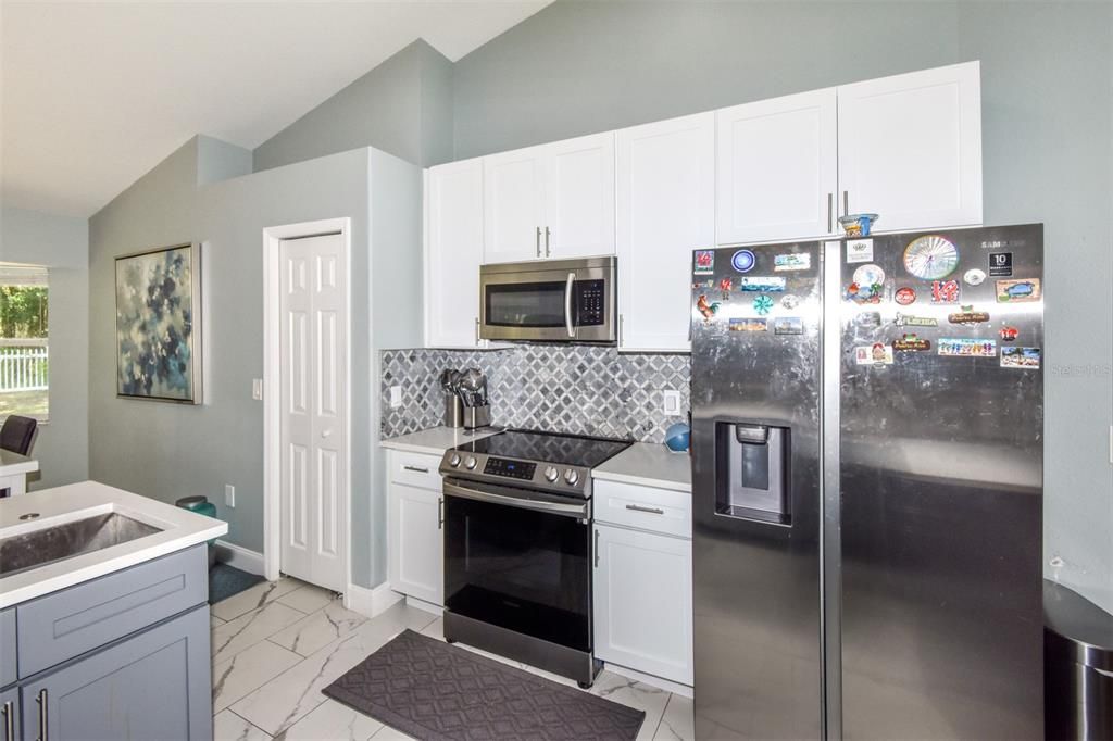 For Sale: $359,000 (3 beds, 2 baths, 1819 Square Feet)