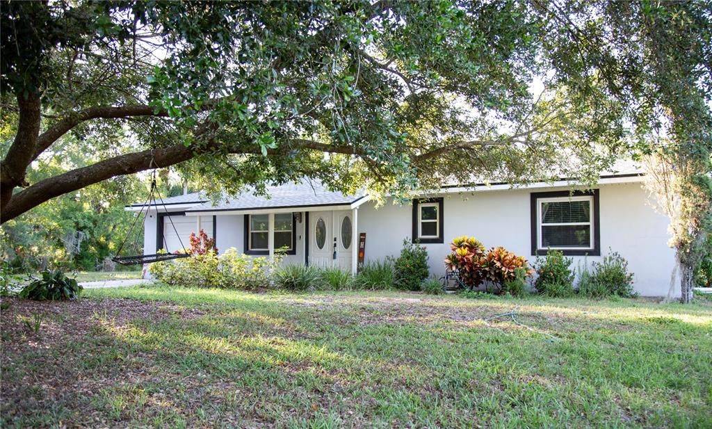 For Sale: $750,000 (4 beds, 2 baths, 2046 Square Feet)