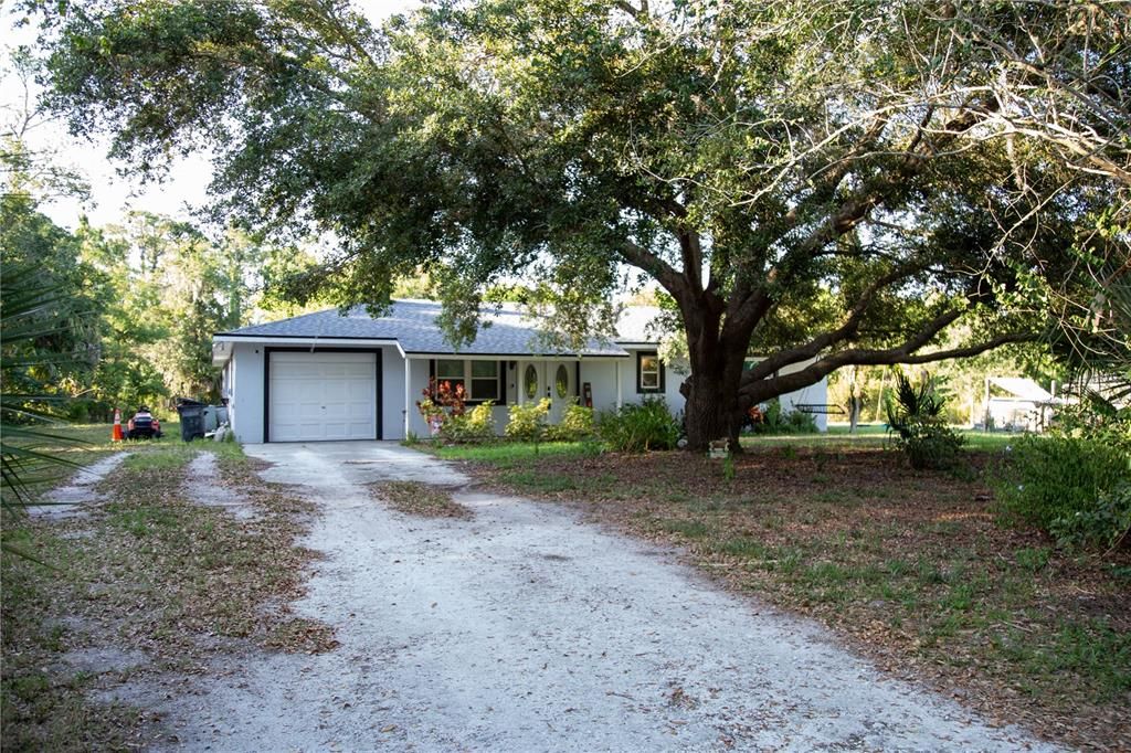 For Sale: $750,000 (4 beds, 2 baths, 2046 Square Feet)