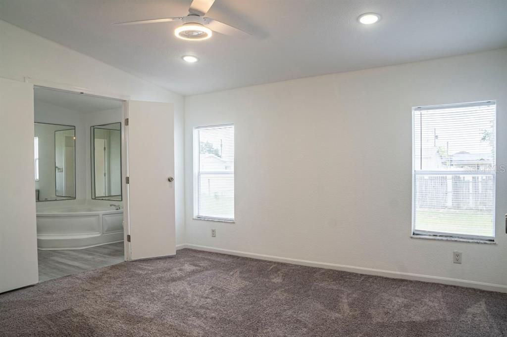 Active With Contract: $295,900 (3 beds, 2 baths, 1456 Square Feet)