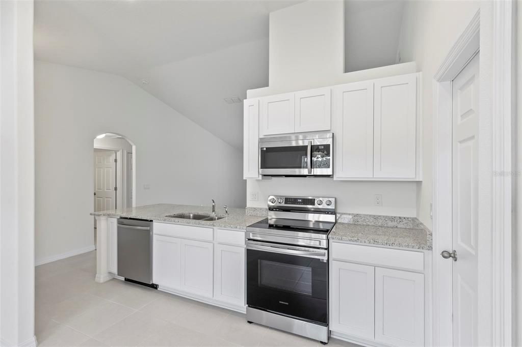 For Sale: $349,900 (3 beds, 2 baths, 1596 Square Feet)