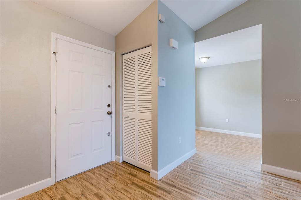 For Sale: $259,000 (2 beds, 2 baths, 1088 Square Feet)