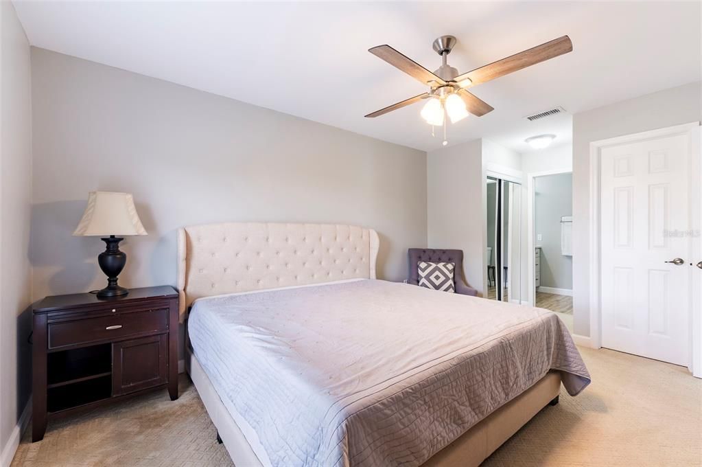 For Sale: $259,000 (2 beds, 2 baths, 1088 Square Feet)