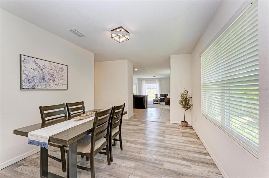 For Sale: $349,000 (3 beds, 2 baths, 1516 Square Feet)