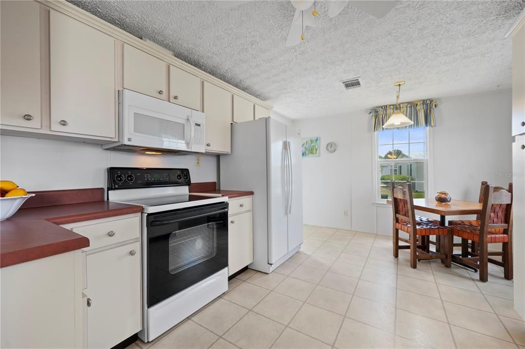 For Sale: $168,000 (2 beds, 2 baths, 1056 Square Feet)