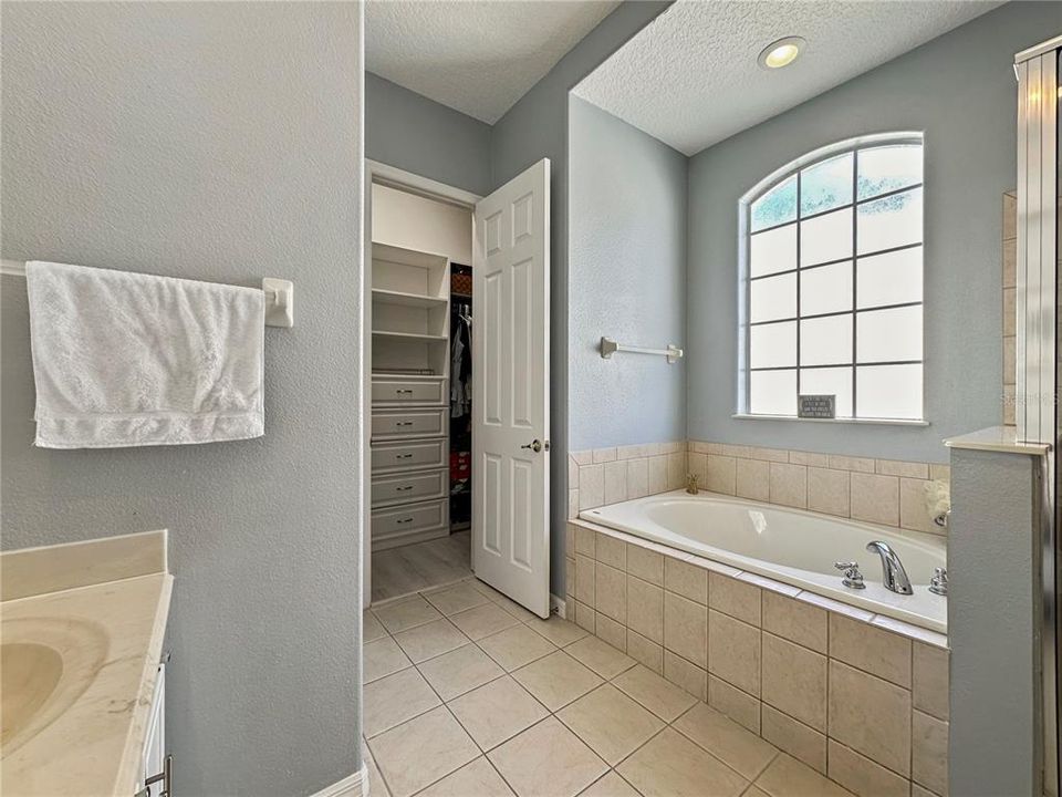 待售: $594,000 (3 贝兹, 2 浴室, 2160 平方英尺)