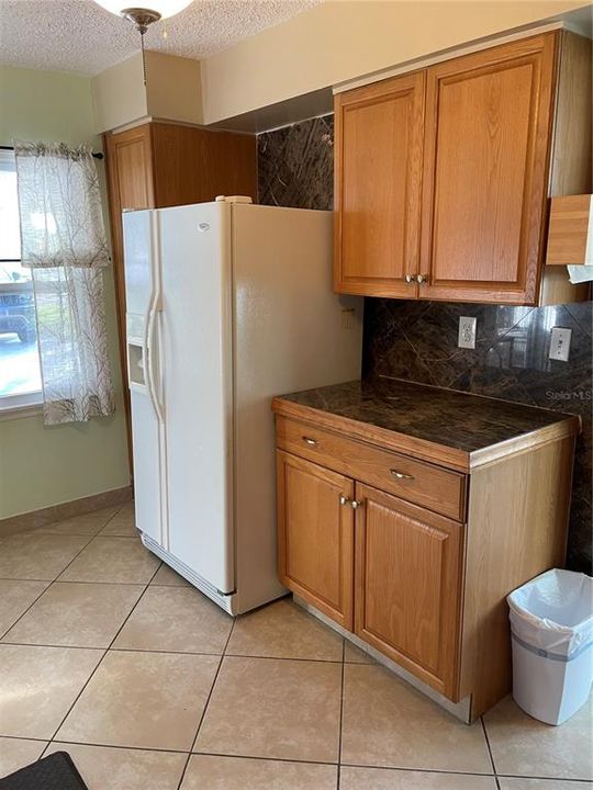 For Rent: $2,400 (2 beds, 1 baths, 963 Square Feet)