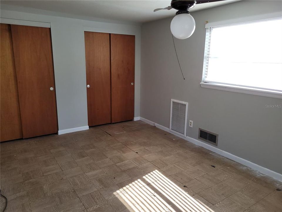 Active With Contract: $2,200 (4 beds, 2 baths, 1474 Square Feet)