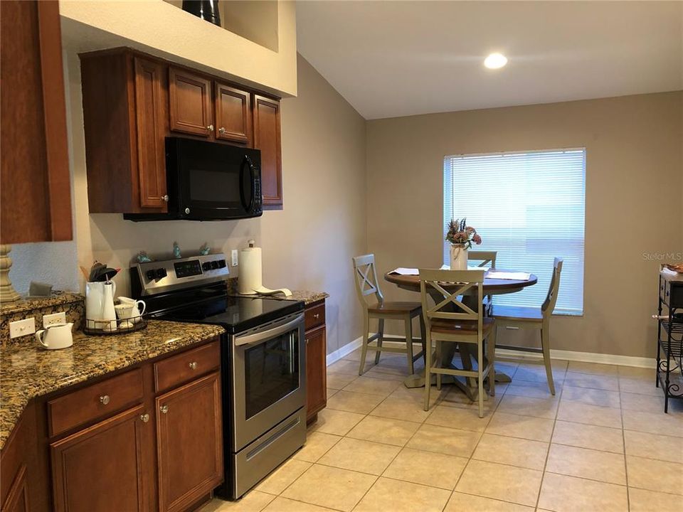 For Rent: $2,345 (4 beds, 2 baths, 2071 Square Feet)