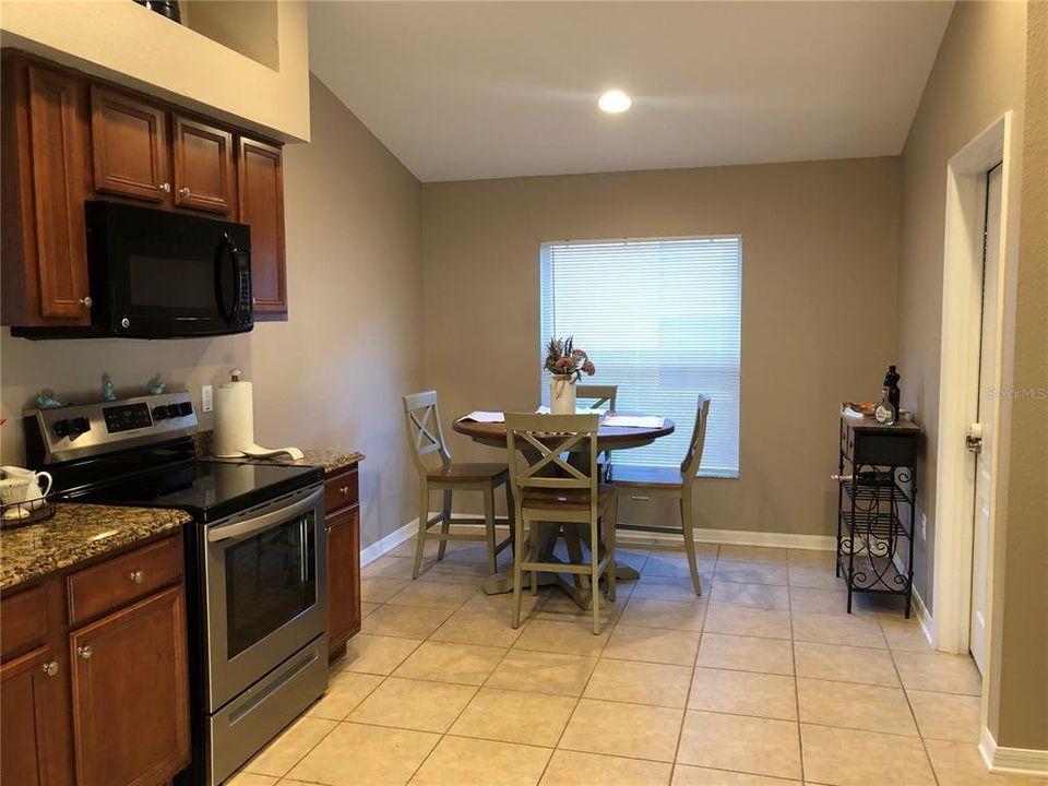 For Rent: $2,345 (4 beds, 2 baths, 2071 Square Feet)