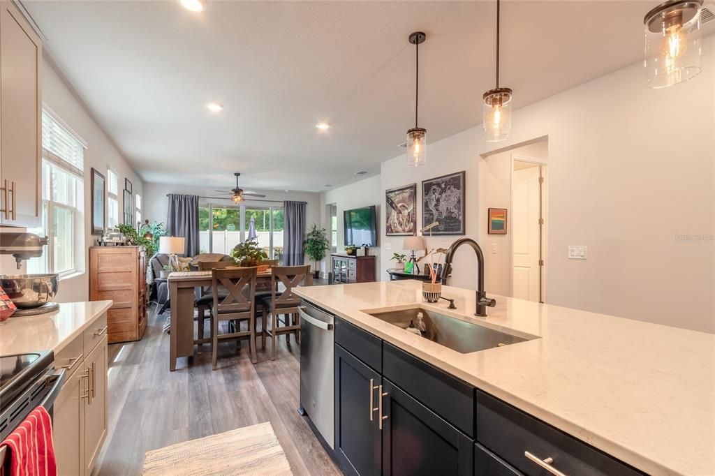 Active With Contract: $425,000 (4 beds, 2 baths, 1921 Square Feet)