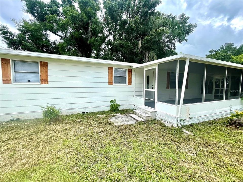 For Sale: $265,000 (3 beds, 2 baths, 1152 Square Feet)