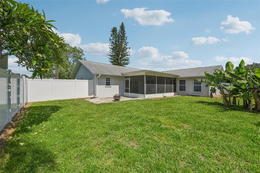 Active With Contract: $469,900 (3 beds, 3 baths, 1815 Square Feet)