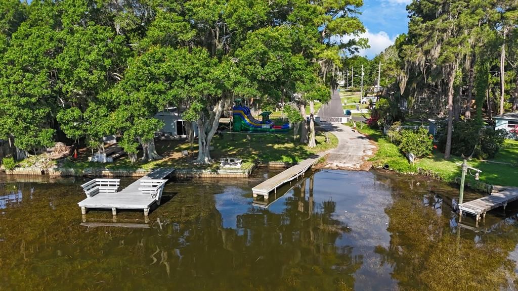 Community boat ramp and docks that are an optional yearly fee.