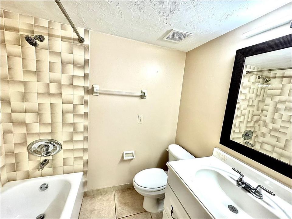 最近租的: $1,595 (2 贝兹, 2 浴室, 840 平方英尺)