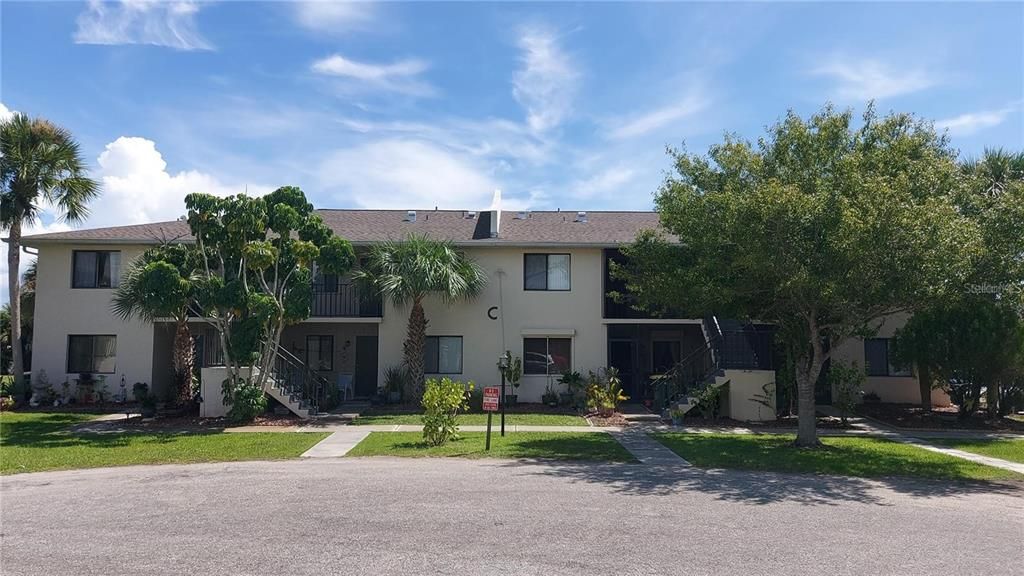 Recently Rented: $1,595 (2 beds, 2 baths, 840 Square Feet)