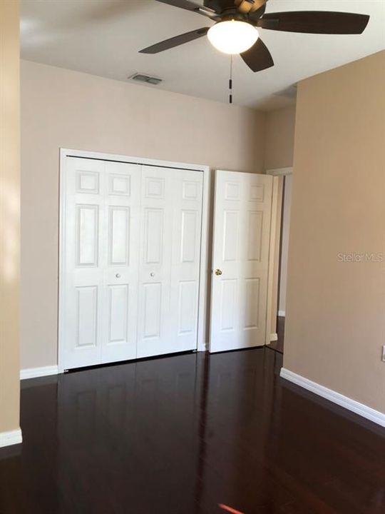 For Rent: $2,350 (4 beds, 2 baths, 1923 Square Feet)