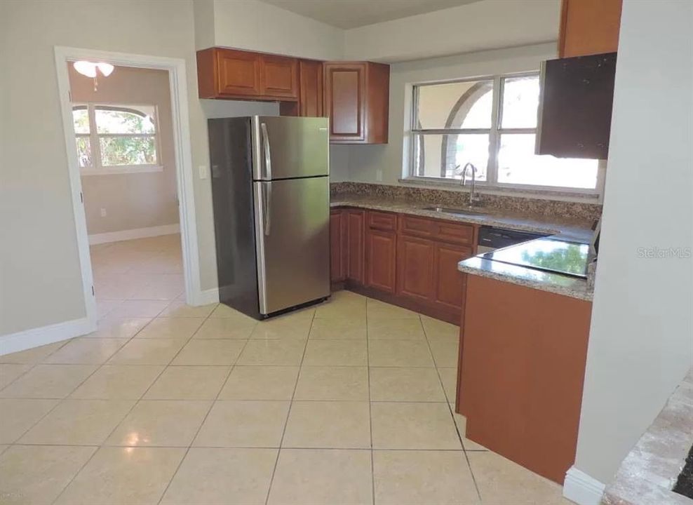 For Sale: $350,000 (3 beds, 1 baths, 1196 Square Feet)