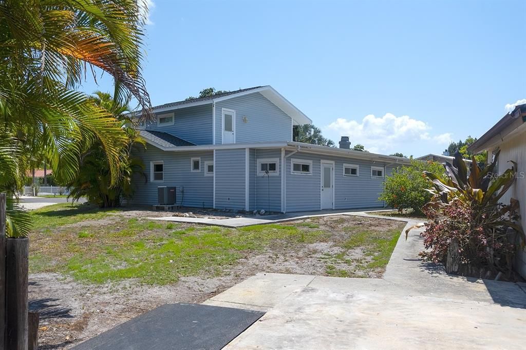 For Sale: $1,500,000 (3 beds, 3 baths, 3056 Square Feet)