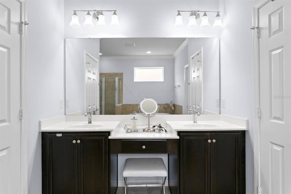 Dual sinks & granite counters in the primary bath