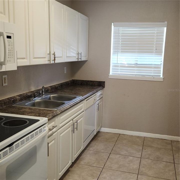 For Rent: $1,700 (2 beds, 1 baths, 1032 Square Feet)