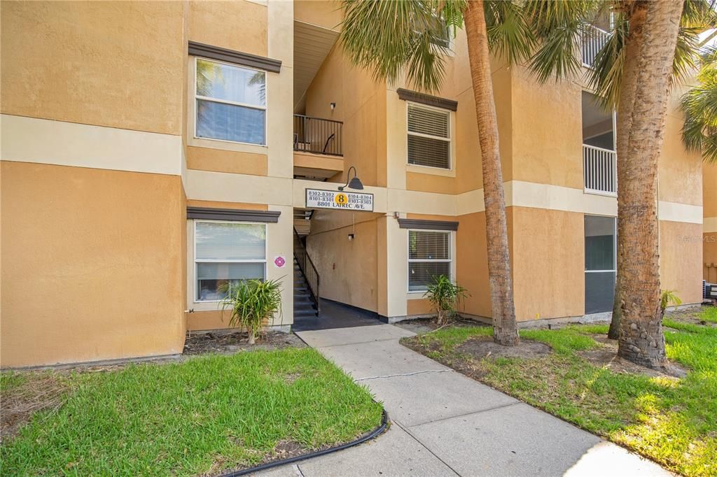 For Sale: $269,500 (2 beds, 2 baths, 1003 Square Feet)