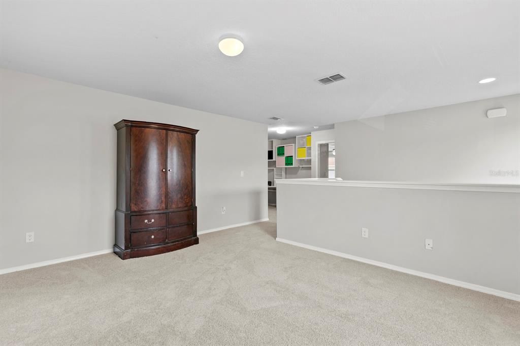 Large bonus room