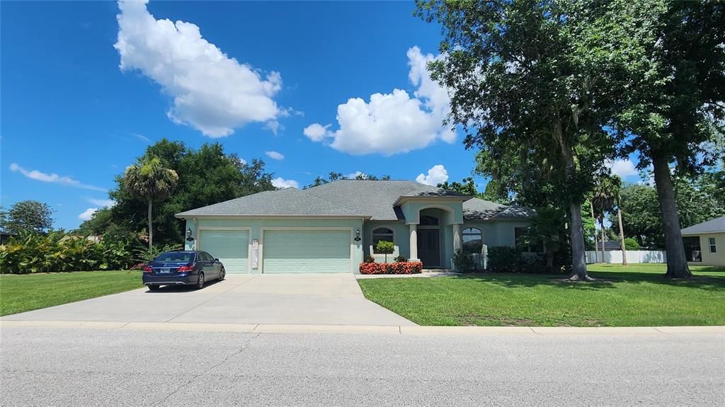 For Sale: $750,000 (4 beds, 3 baths, 2980 Square Feet)