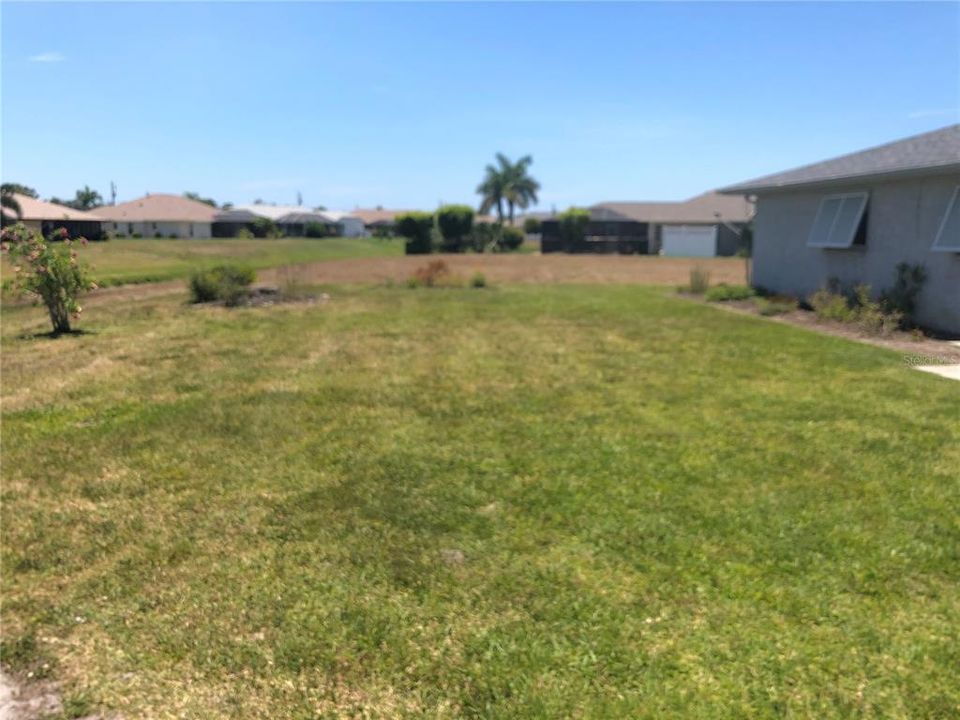 For Sale: $319,500 (3 beds, 2 baths, 1562 Square Feet)