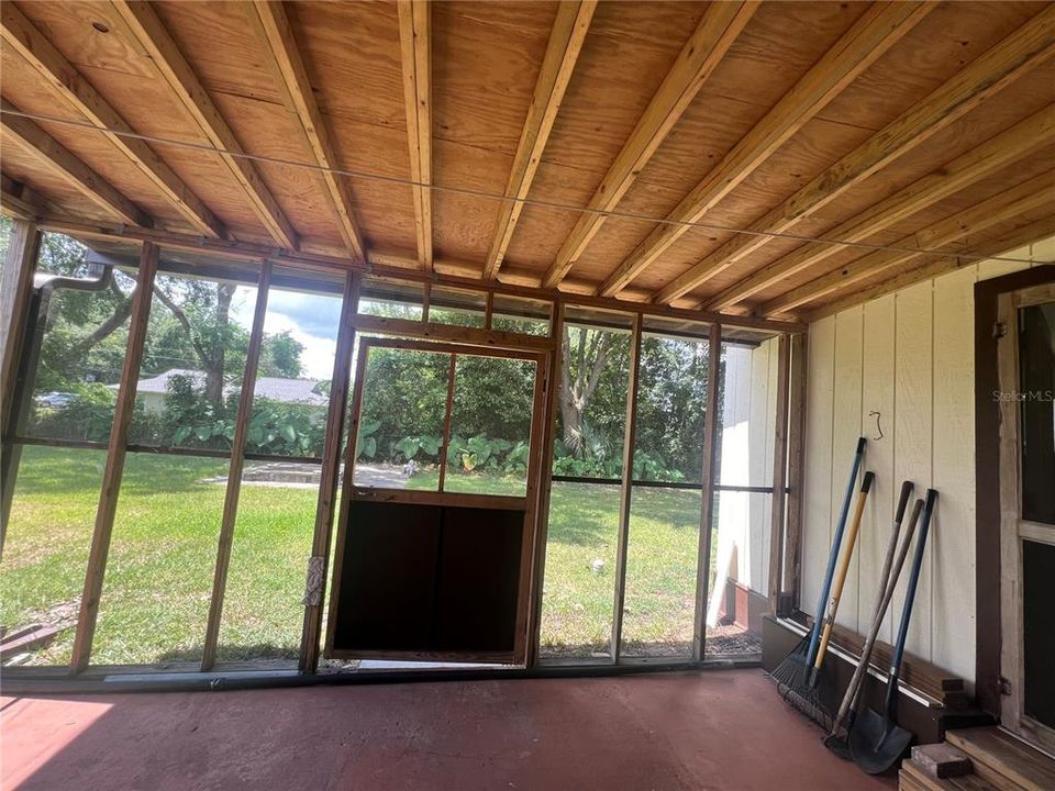 Screened in Porch on back of home