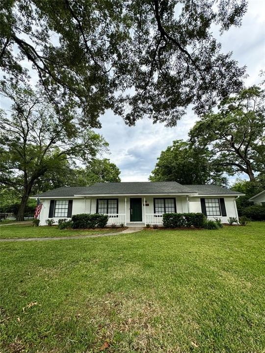 Active With Contract: $395,000 (3 beds, 2 baths, 1680 Square Feet)