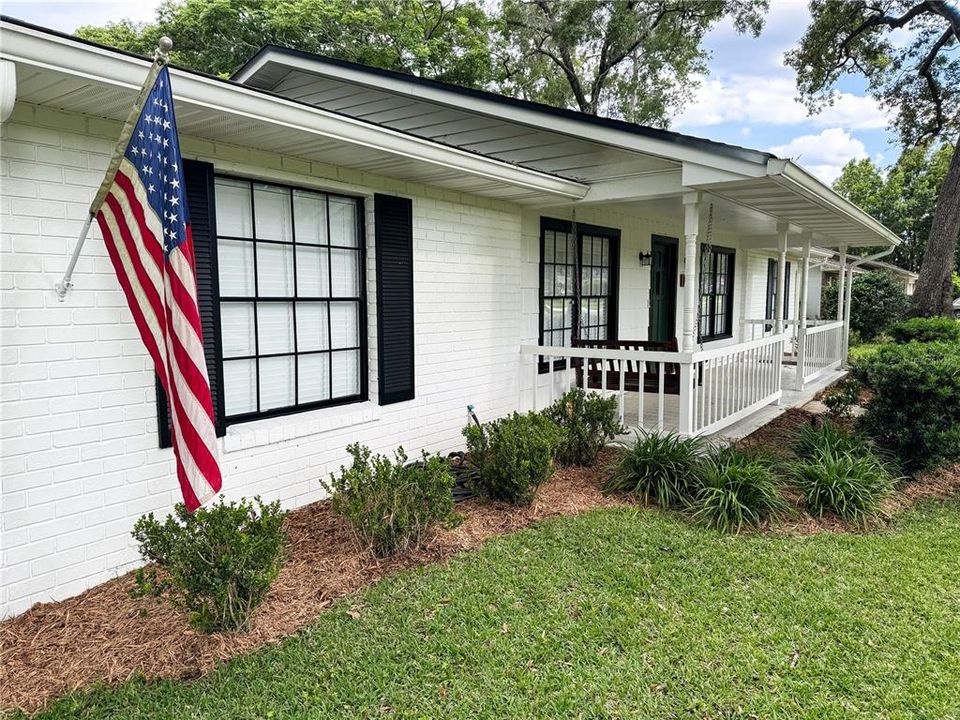 Active With Contract: $395,000 (3 beds, 2 baths, 1680 Square Feet)