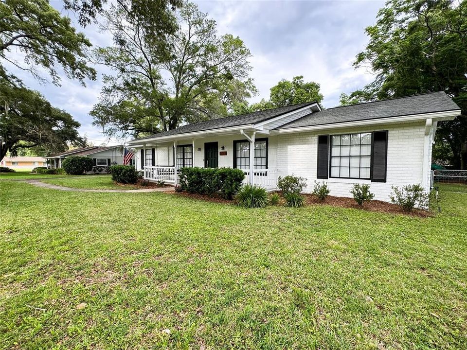 Active With Contract: $395,000 (3 beds, 2 baths, 1680 Square Feet)