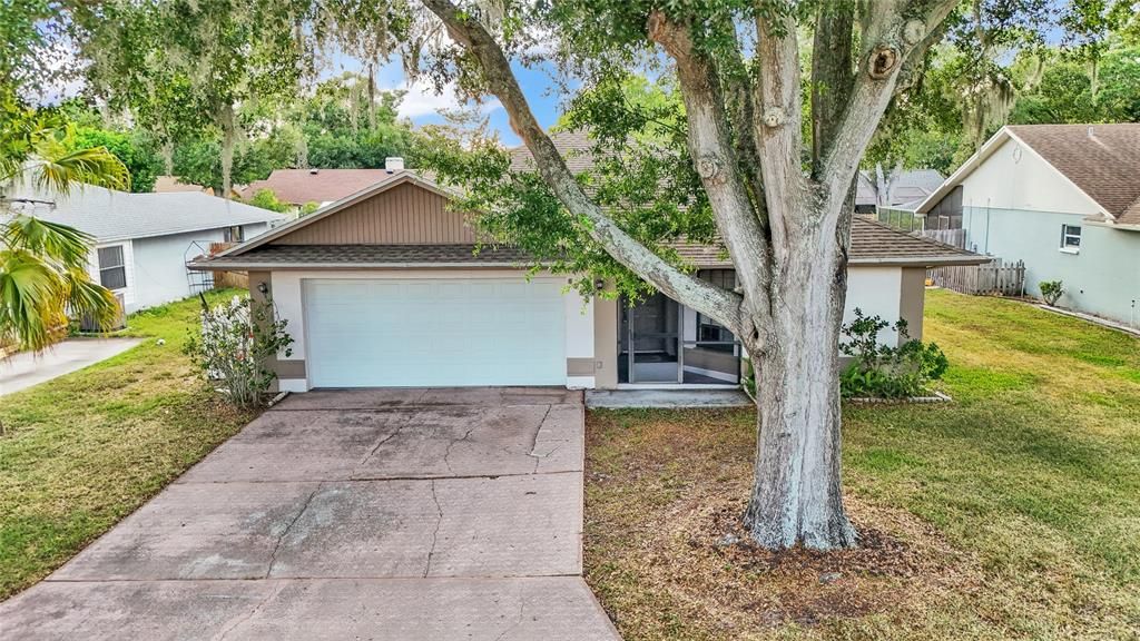 Recently Sold: $319,000 (3 beds, 2 baths, 1643 Square Feet)