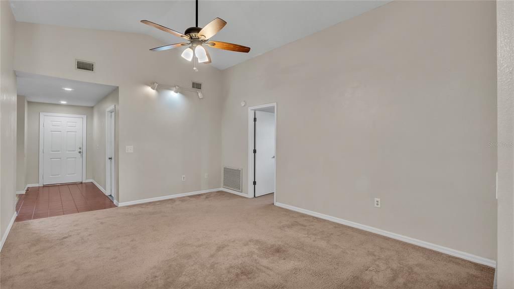 Recently Sold: $319,000 (3 beds, 2 baths, 1643 Square Feet)