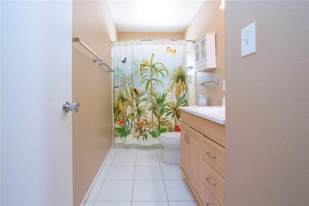 For Sale: $239,000 (2 beds, 1 baths, 1149 Square Feet)