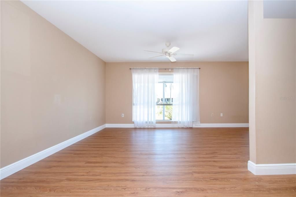 For Sale: $239,000 (2 beds, 1 baths, 1149 Square Feet)