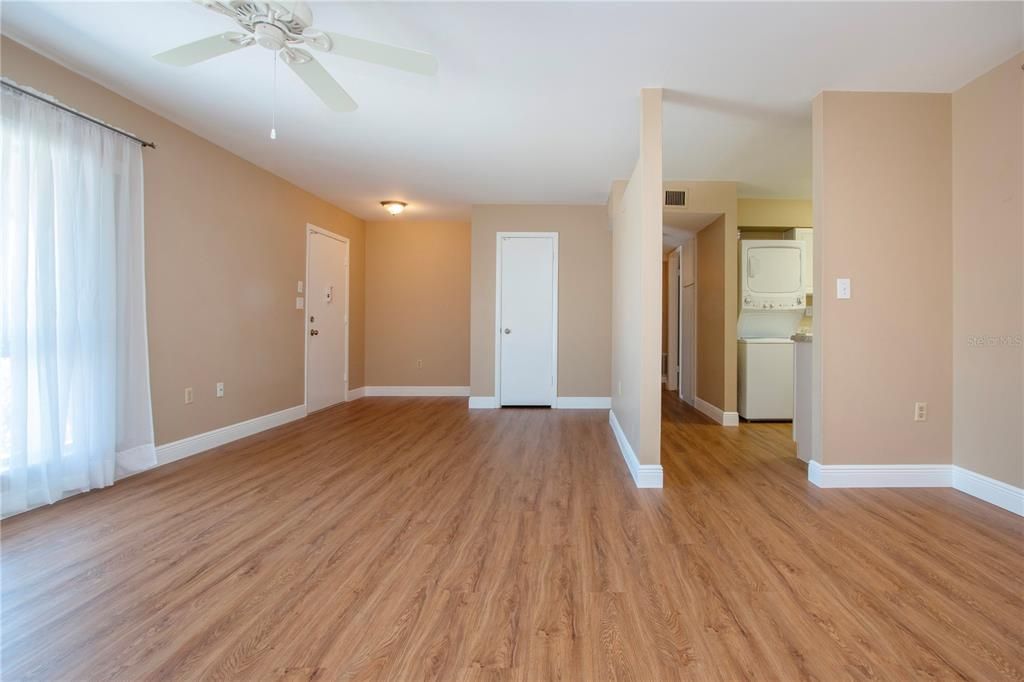 For Sale: $239,000 (2 beds, 1 baths, 1149 Square Feet)