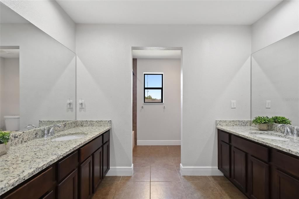 Upstairs Shared Bathroom