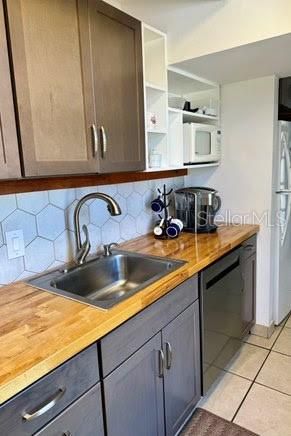 Active With Contract: $115,000 (1 beds, 1 baths, 648 Square Feet)